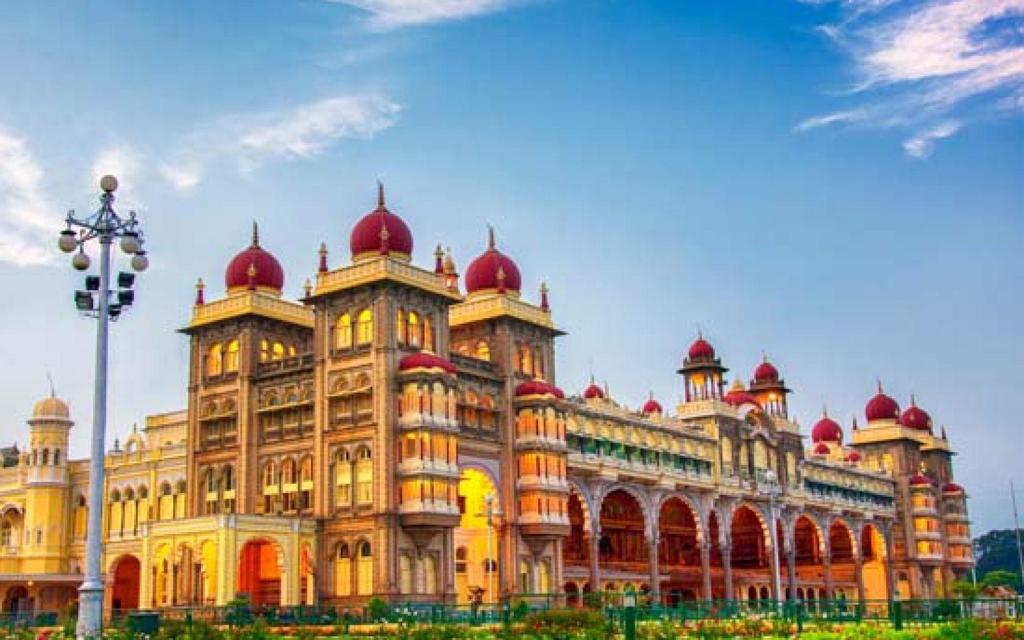 Mysore Palace Visitng Places in Mysore » Places To Visit 